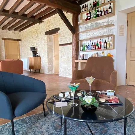 Konukevi Domaine De Prestal