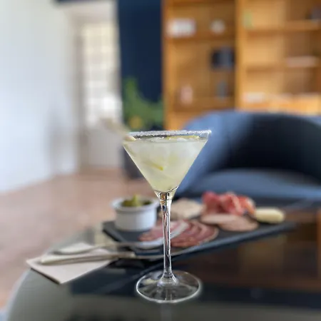 Konukevi Domaine De Prestal 3*