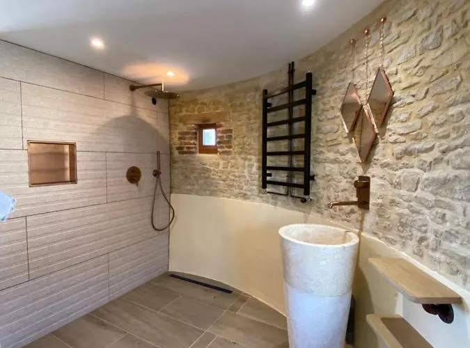 Domaine De Prestal 3*